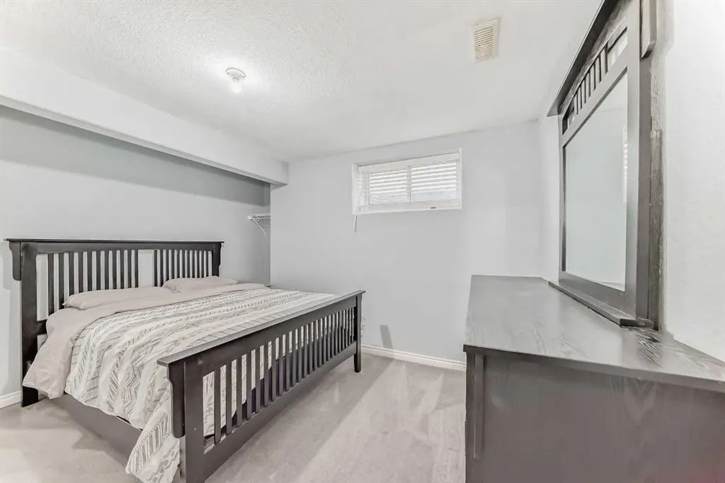 307 Panatella Court NW