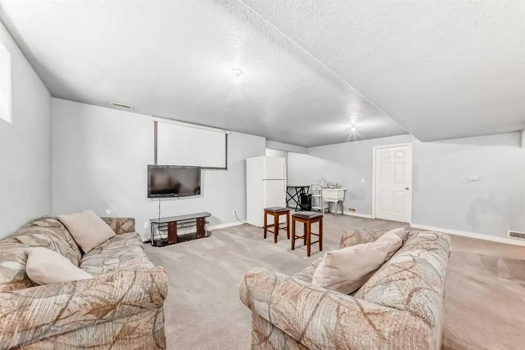 307 Panatella Court NW