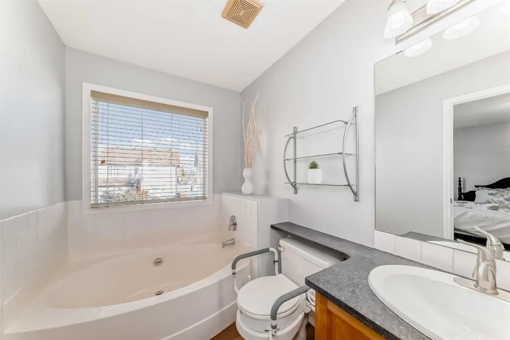 307 Panatella Court NW