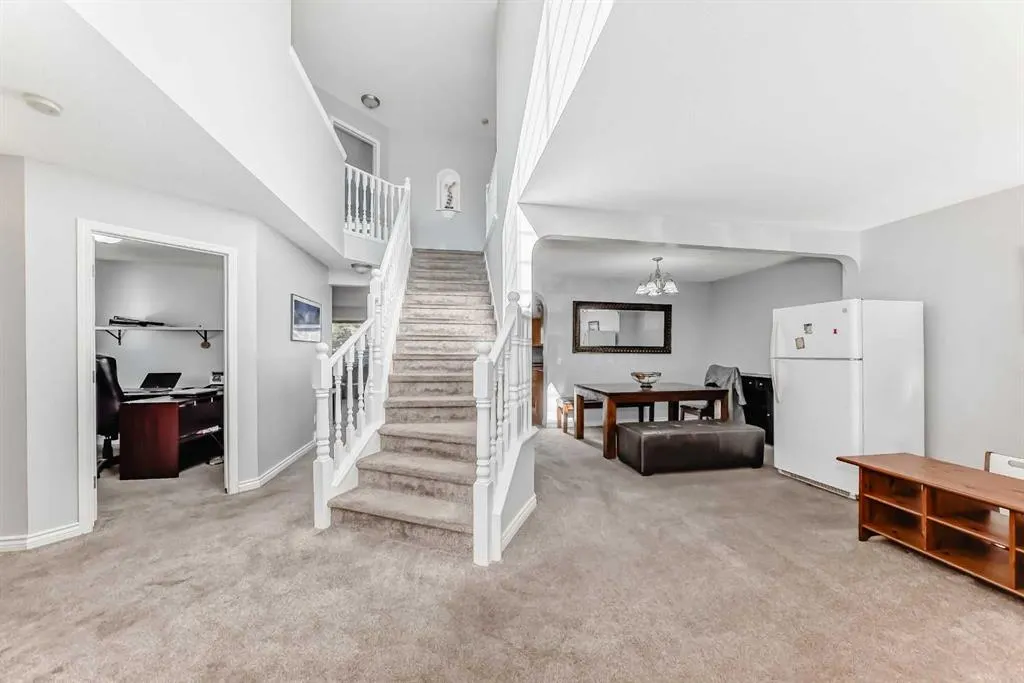 307 Panatella Court NW
