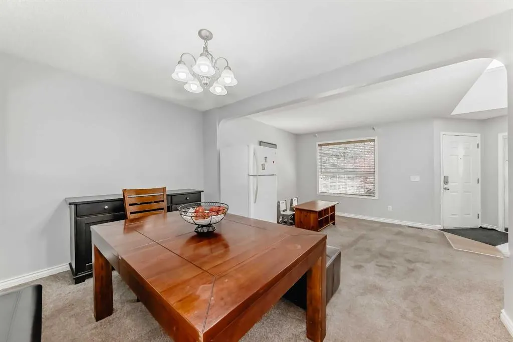307 Panatella Court NW