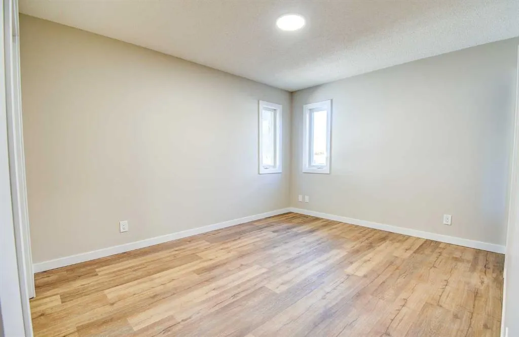 112 Dixon Crescent