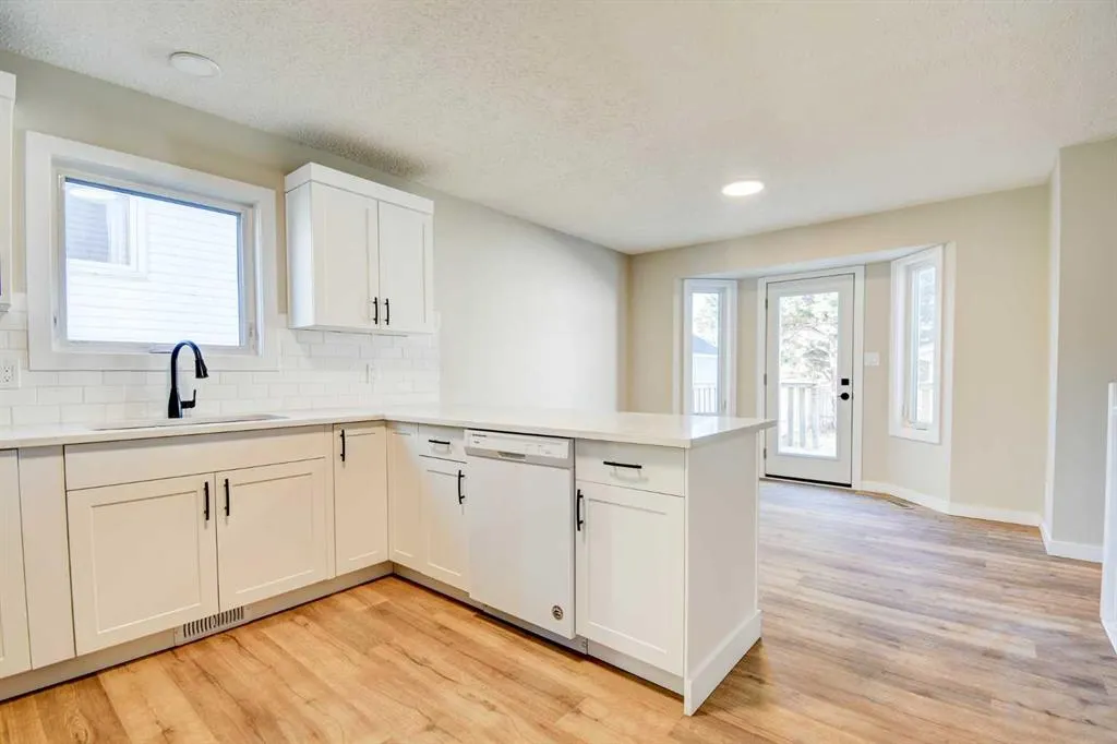 112 Dixon Crescent