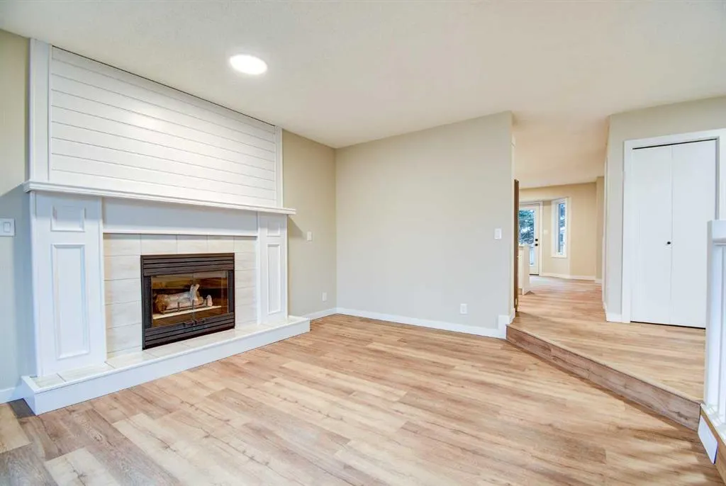 112 Dixon Crescent