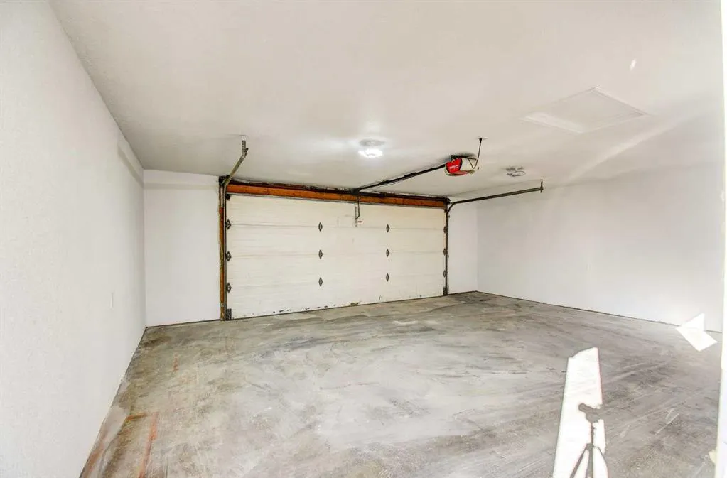 112 Dixon Crescent