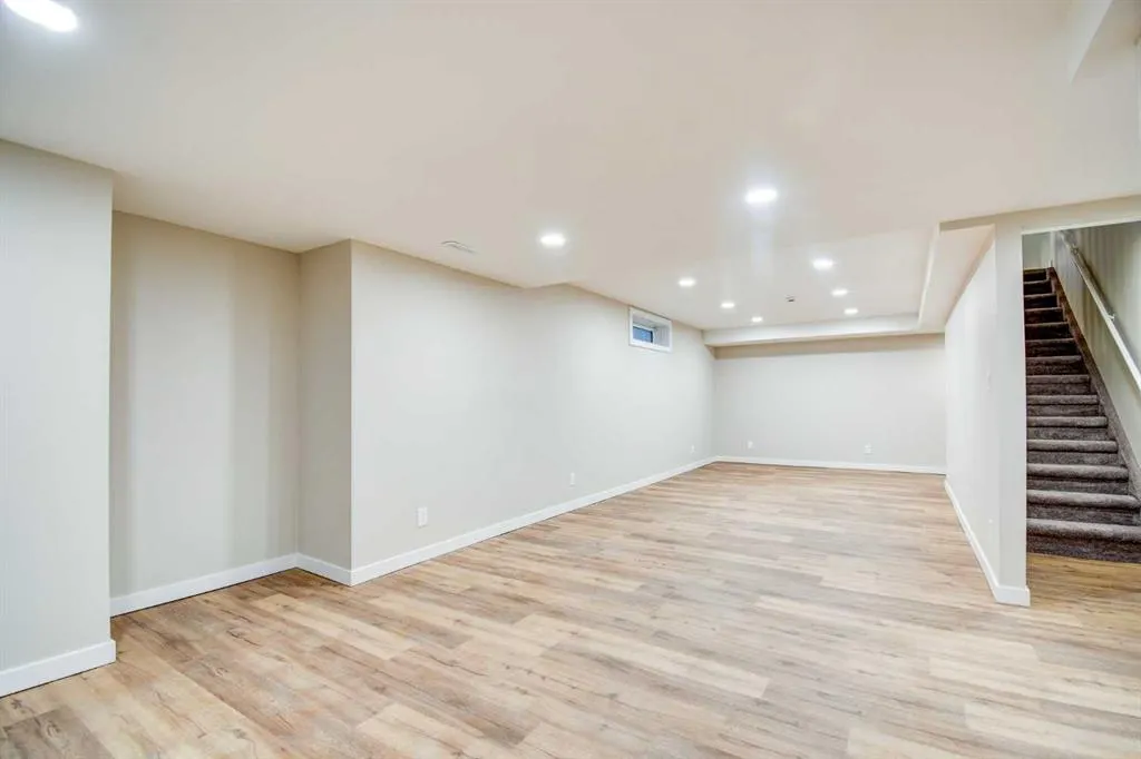 112 Dixon Crescent