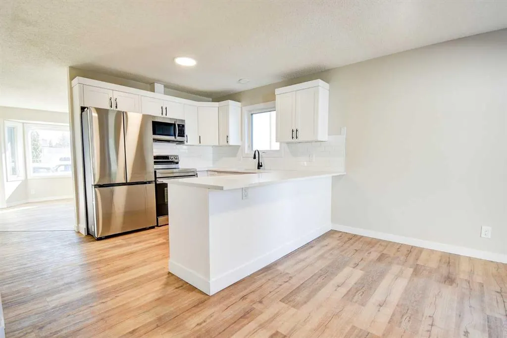 112 Dixon Crescent