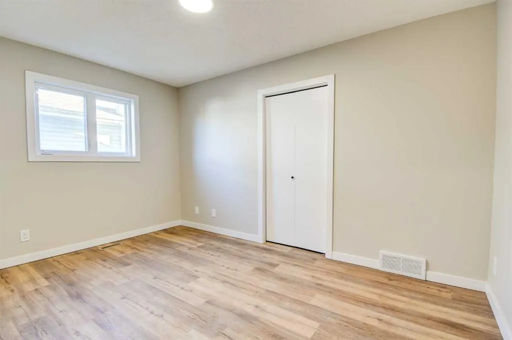 112 Dixon Crescent