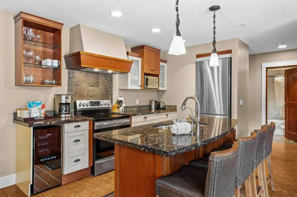 173 Kananaskis Way, #106