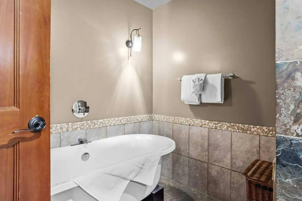 173 Kananaskis Way, #106