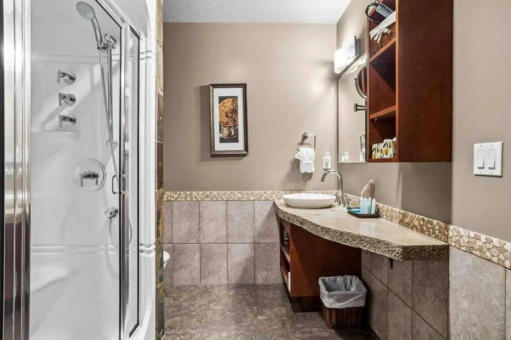 173 Kananaskis Way, #106