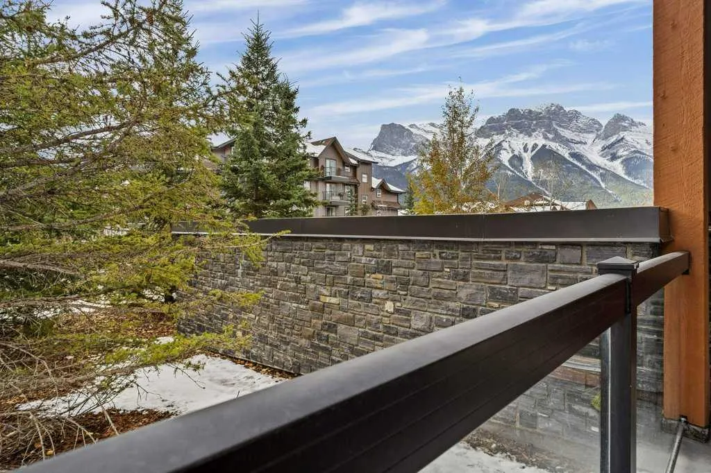 173 Kananaskis Way, #106