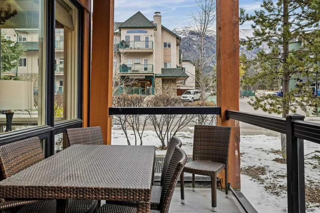 173 Kananaskis Way, #106