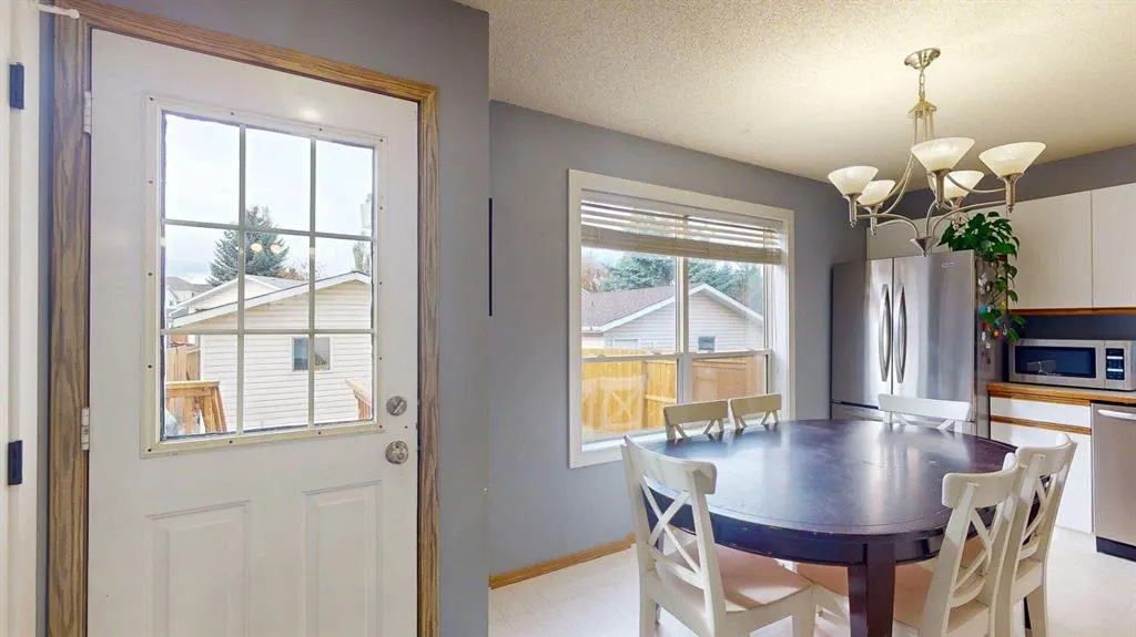 27 Hidden Valley Link NW