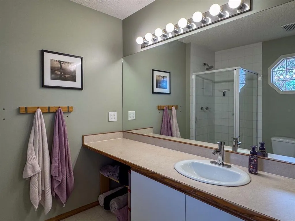 27 Hidden Valley Link NW