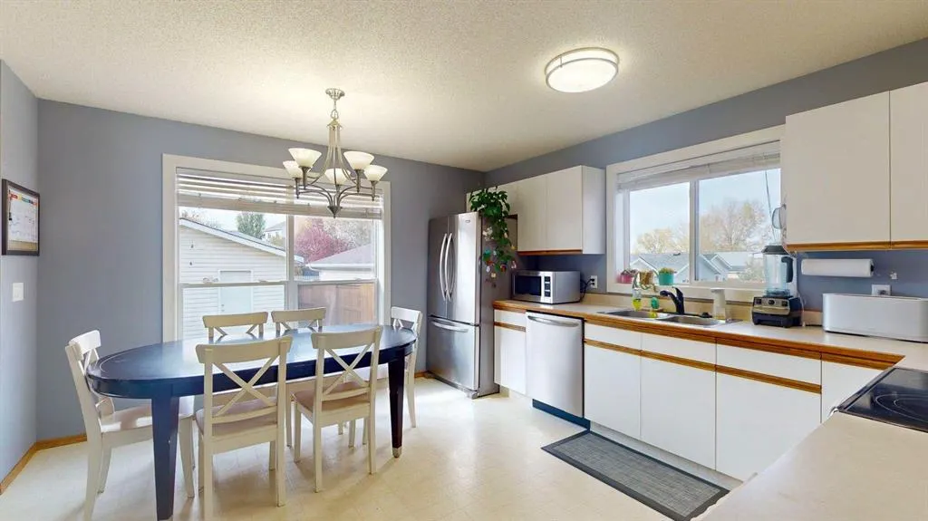 27 Hidden Valley Link NW