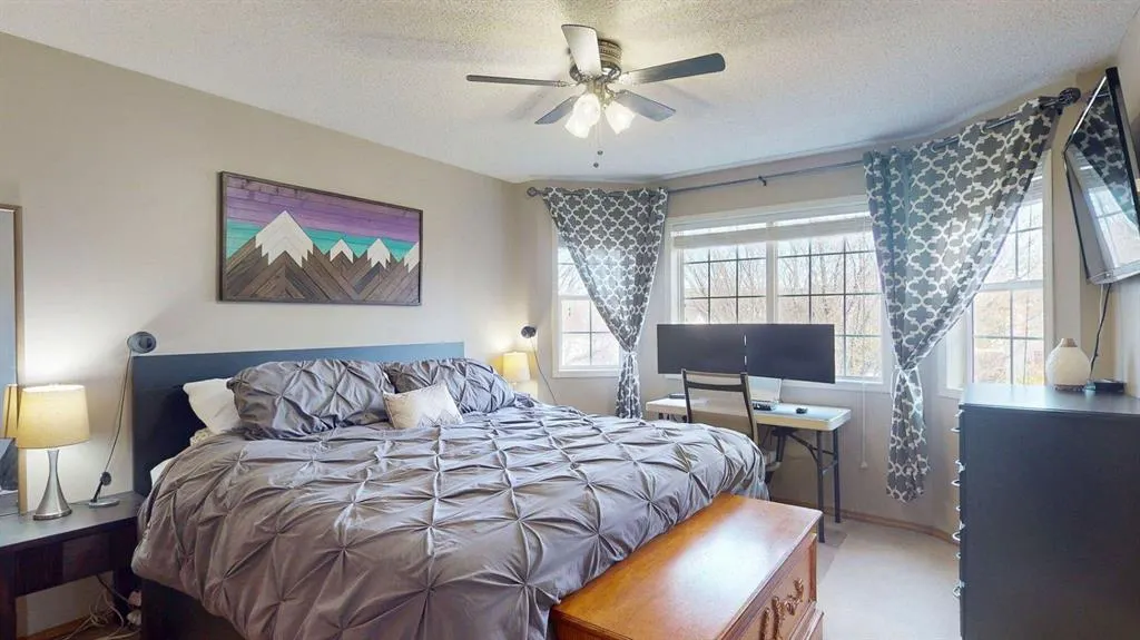 27 Hidden Valley Link NW