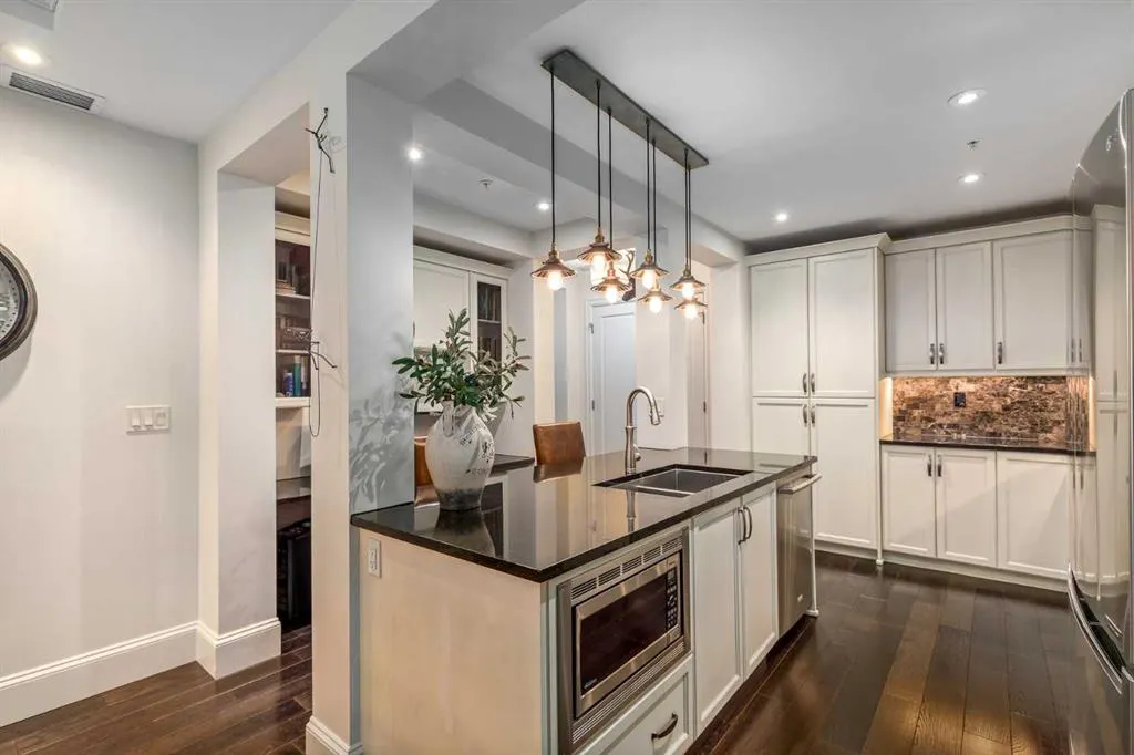 121 Quarry Way SE, #105