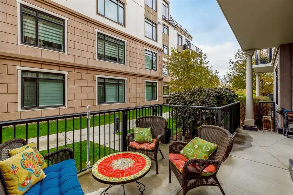 121 Quarry Way SE, #105