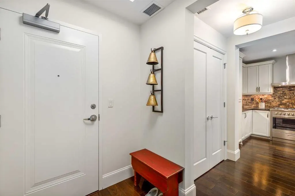 121 Quarry Way SE, #105