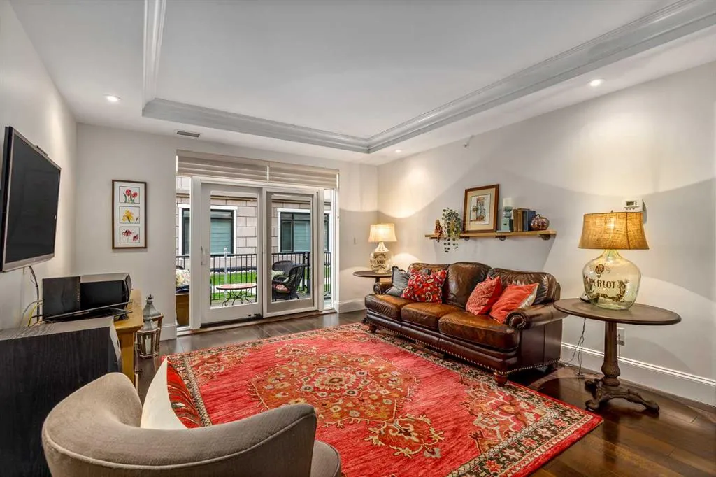 121 Quarry Way SE, #105