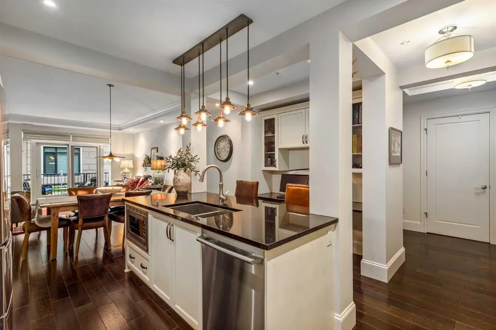 121 Quarry Way SE, #105