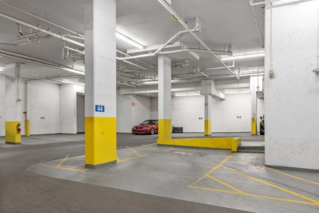 121 Quarry Way SE, #105