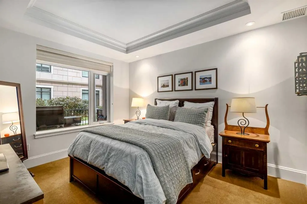 121 Quarry Way SE, #105