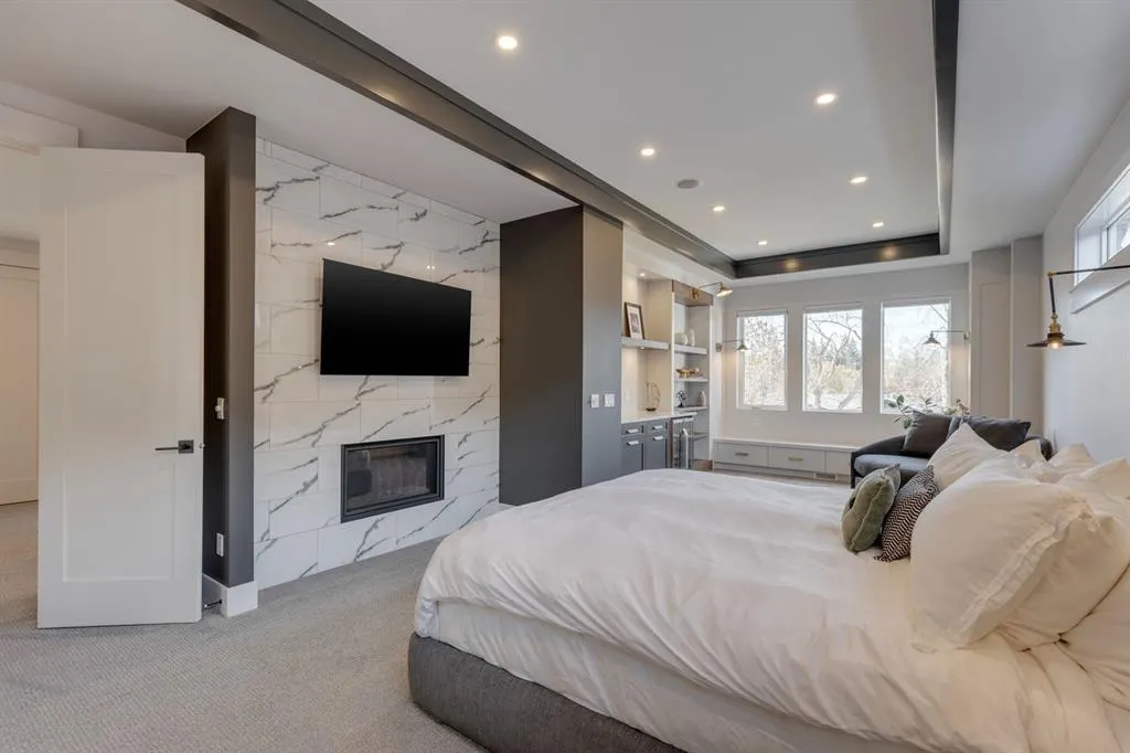 3312 Caribou Drive NW