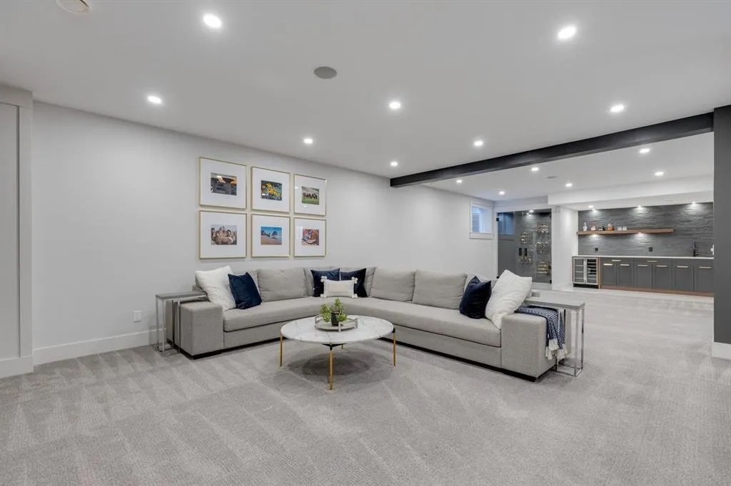 3312 Caribou Drive NW