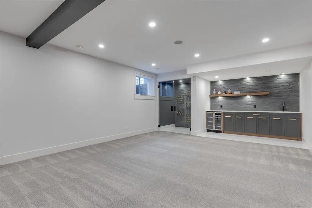 3312 Caribou Drive NW