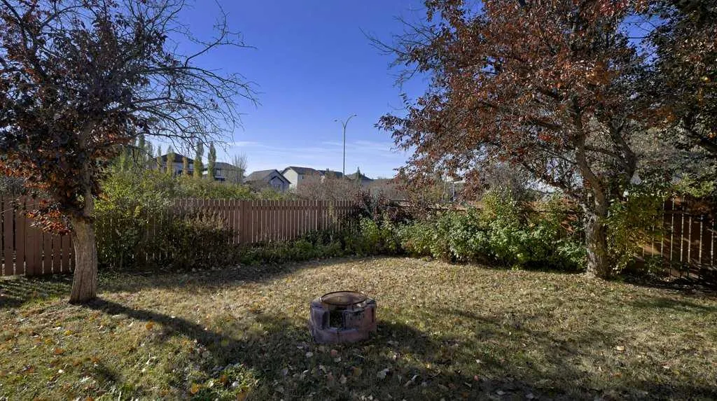 68 Marquis Place SE