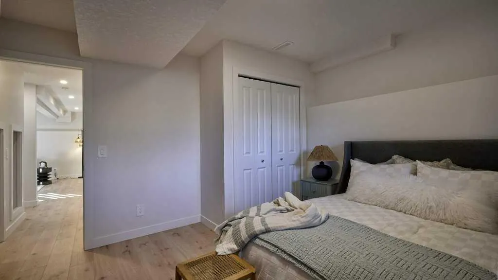 68 Marquis Place SE