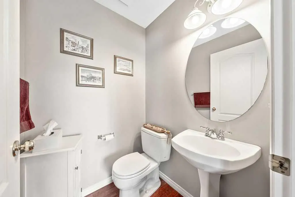 143 Country Hills Gardens NW