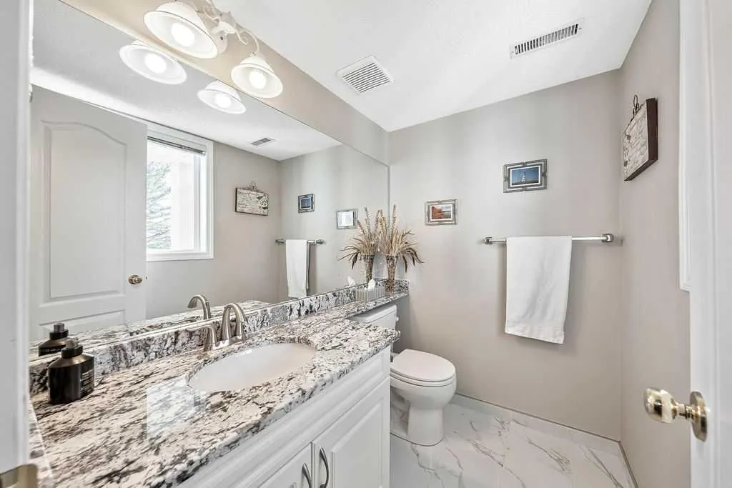 143 Country Hills Gardens NW