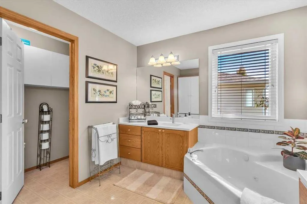 20 Tuscany Ridge Green NW