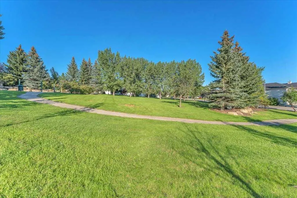 20 Tuscany Ridge Green NW