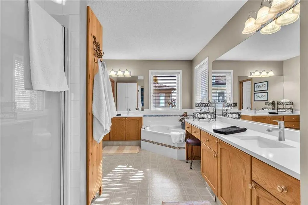 20 Tuscany Ridge Green NW