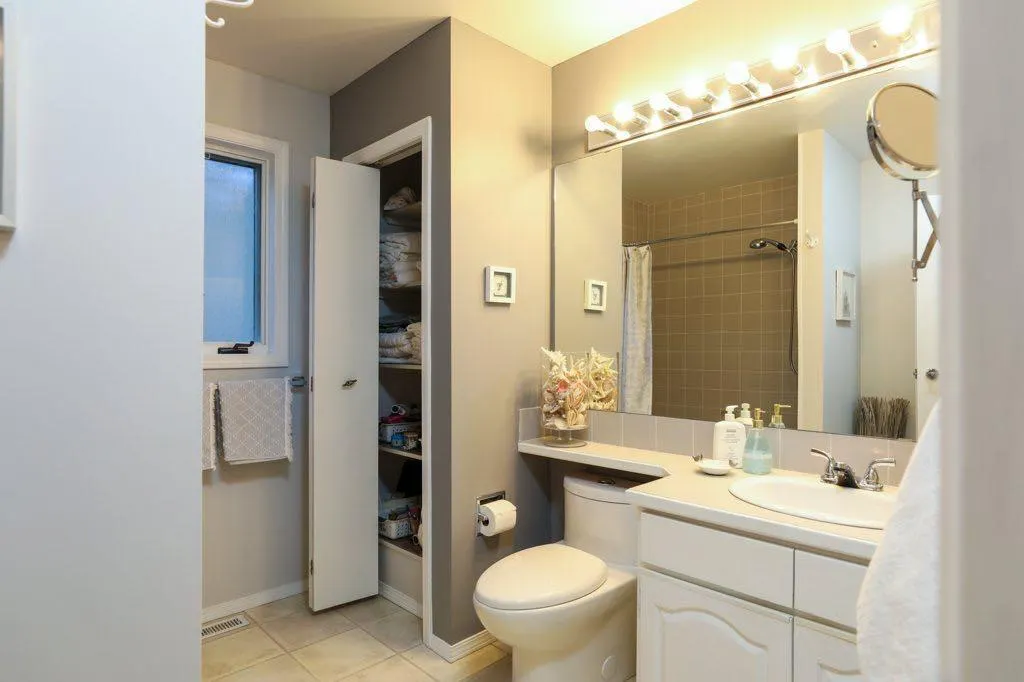 43 Sherwood Boulevard W