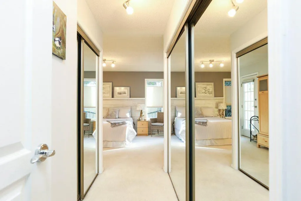 43 Sherwood Boulevard W