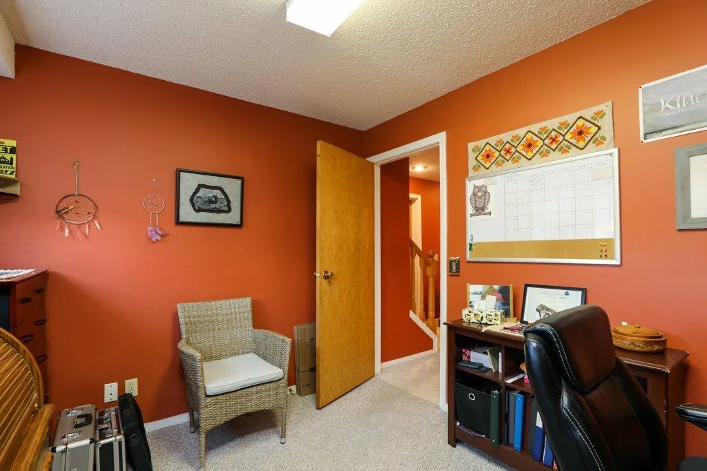 43 Sherwood Boulevard W