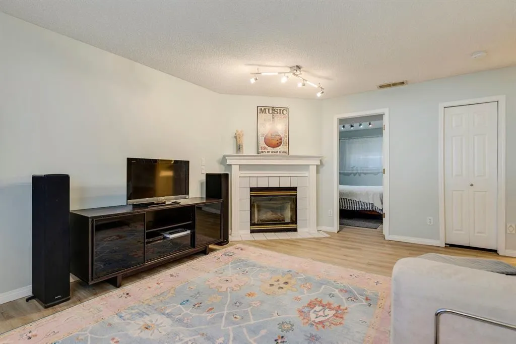 19 Sunlake Gardens SE