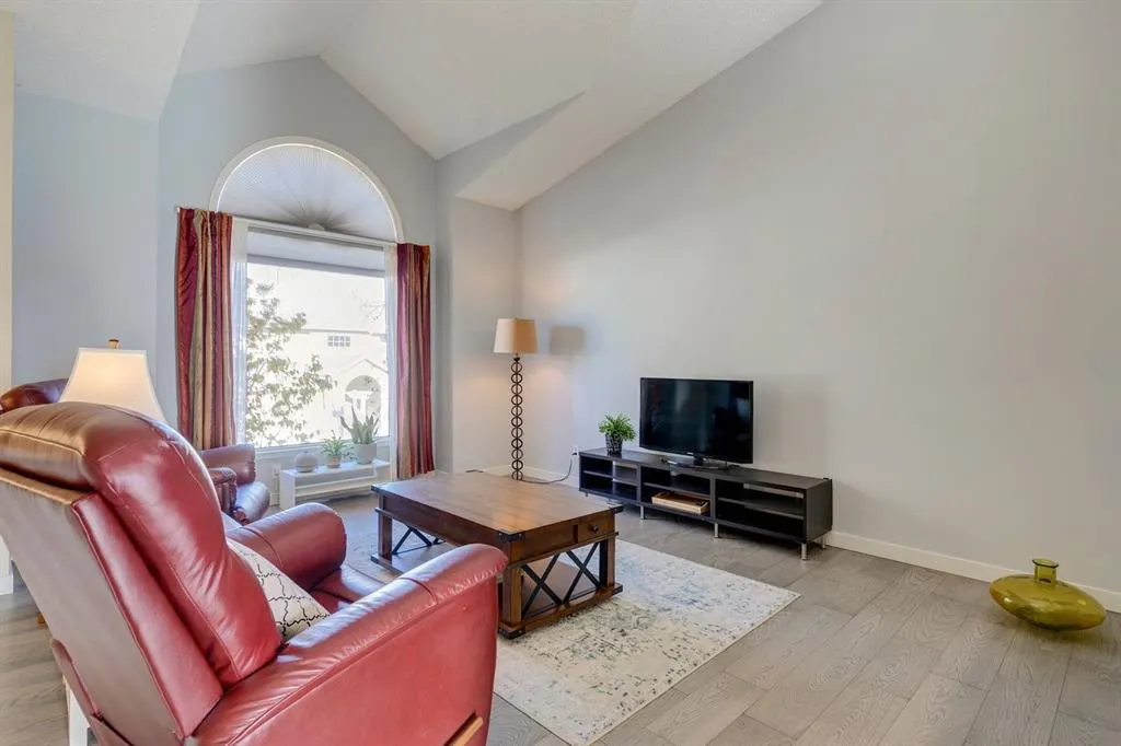 19 Sunlake Gardens SE
