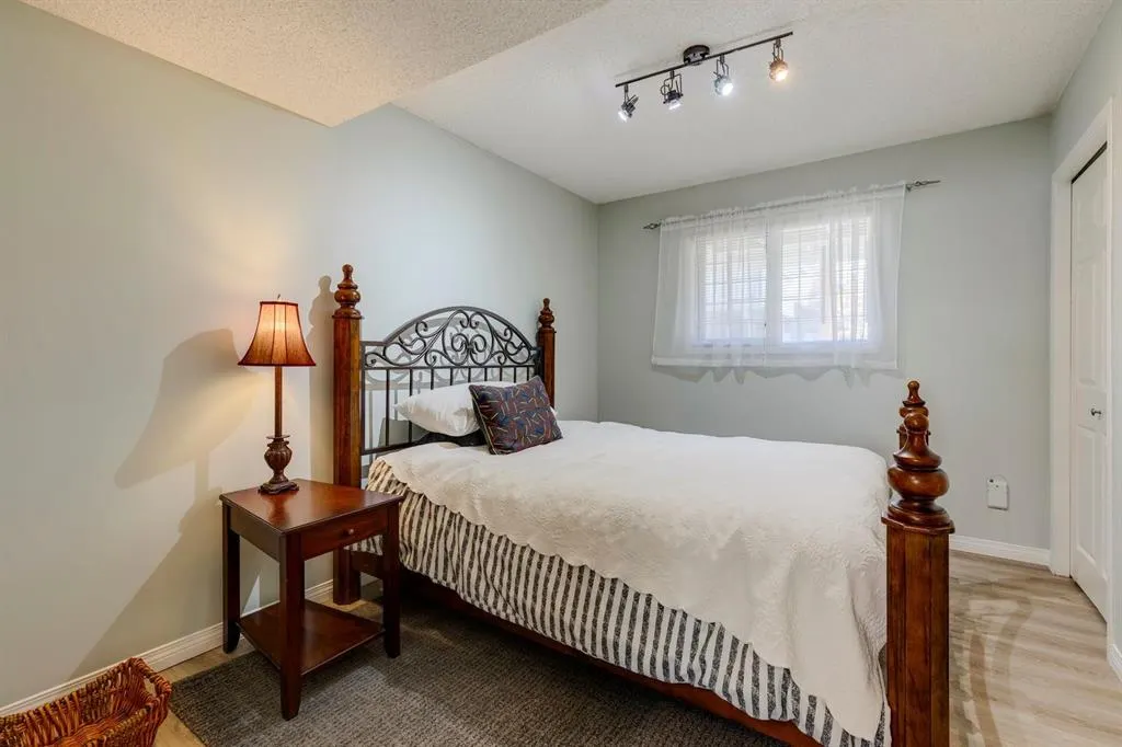 19 Sunlake Gardens SE
