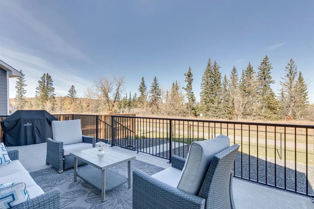 154 Riverwood Crescent SW