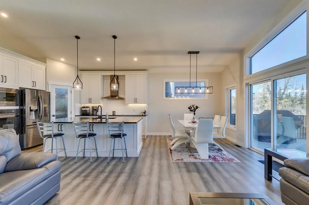154 Riverwood Crescent SW