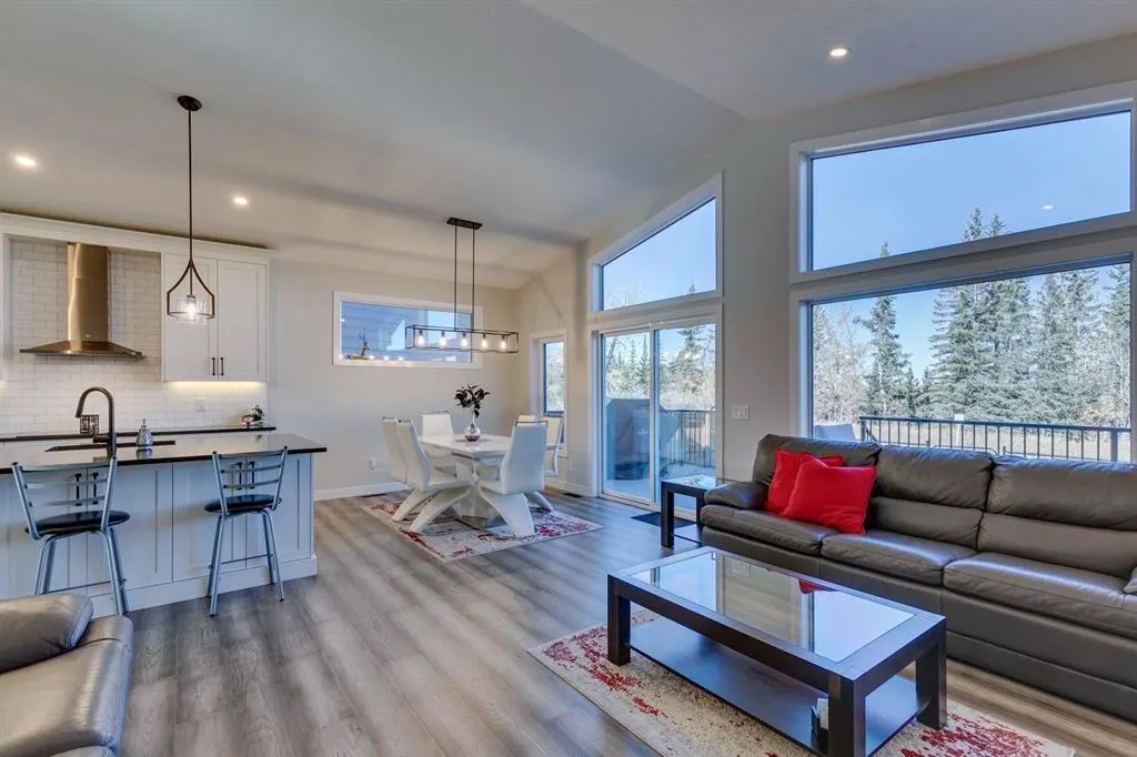 154 Riverwood Crescent SW