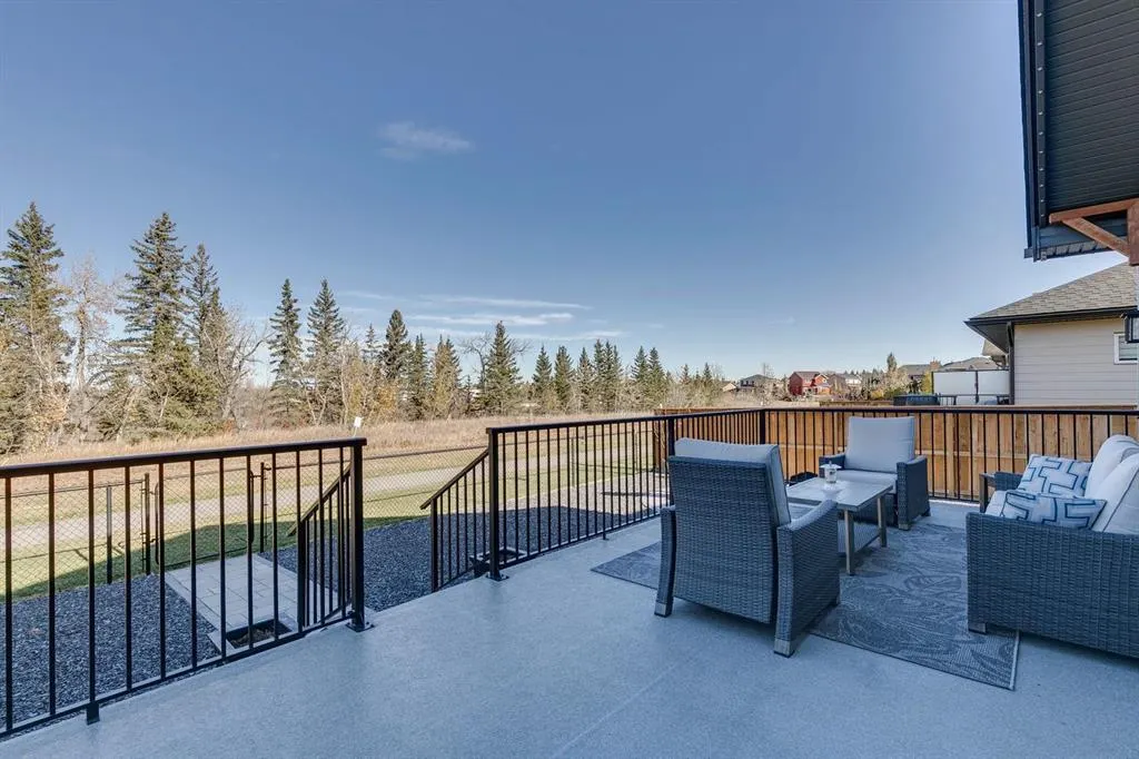 154 Riverwood Crescent SW