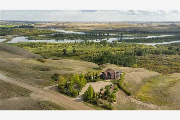 255075 Township Road 215A