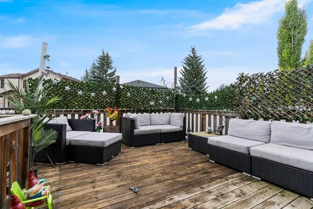 399 Sunlake Road SE